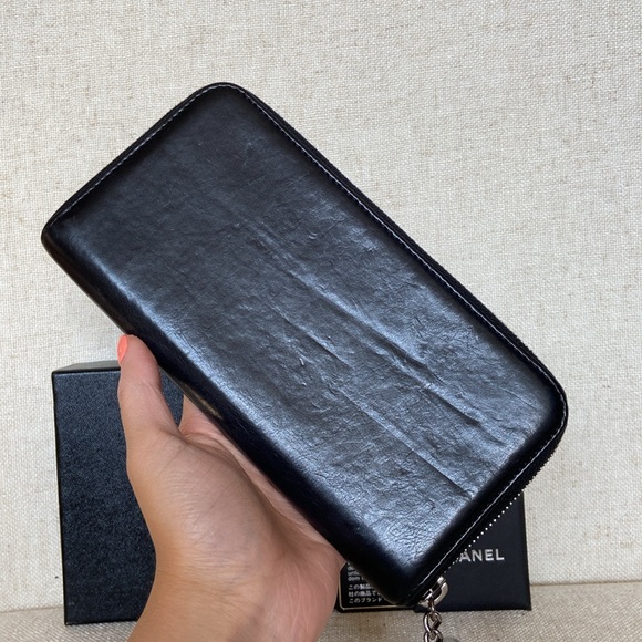 Chanel Black Silver Embo Long Zip w/ Large CC - Picture 4 of 12